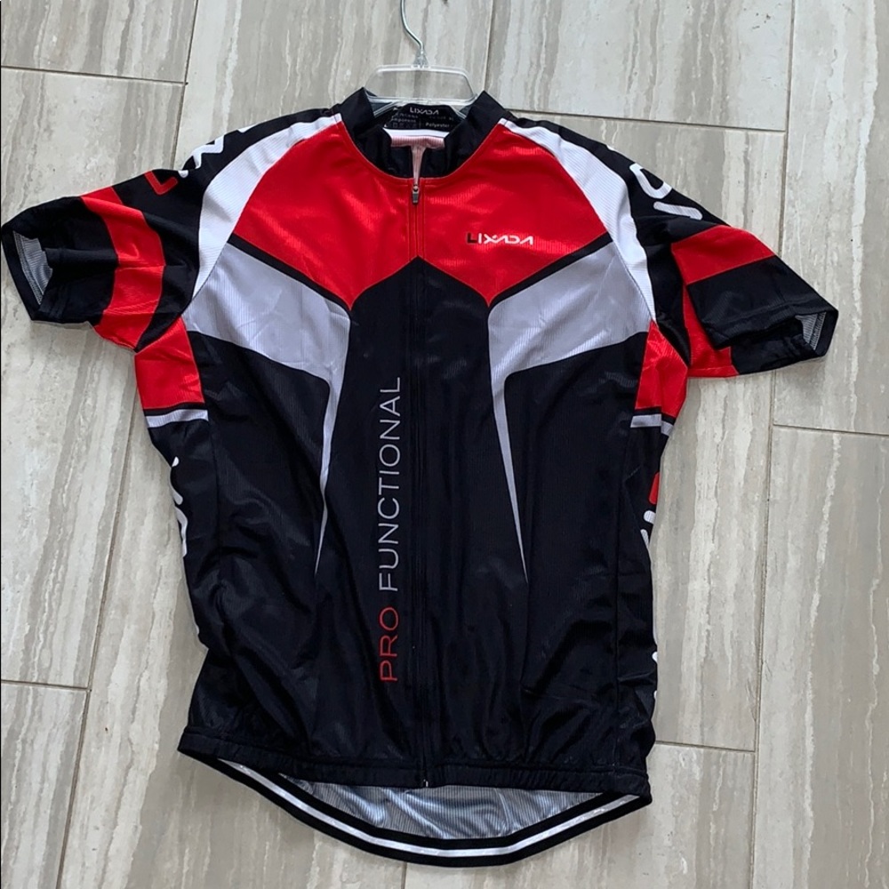 Mens XL short  sleeve bike shirt. Runs small